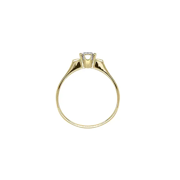 Gold engagement ring with cubic zirconia