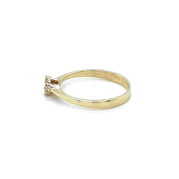 Gold Ring with Zircons