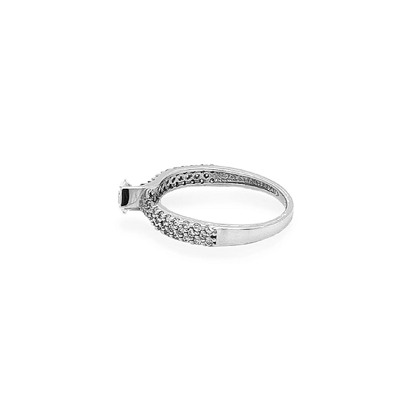 Gold Engagement Ring with Zircones