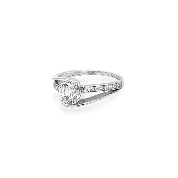 Gold Engagement Ring with Zircones