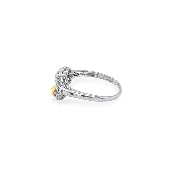 Gold Ring with Zircons