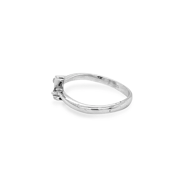 Gold Ring with Zircons