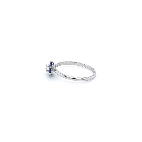 White Gold Sapphire Ring