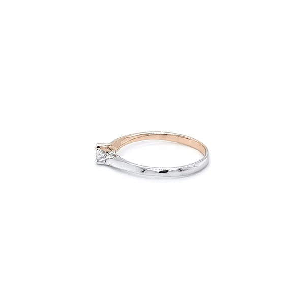 Engagement Ring with Zircon made of Combined Gold