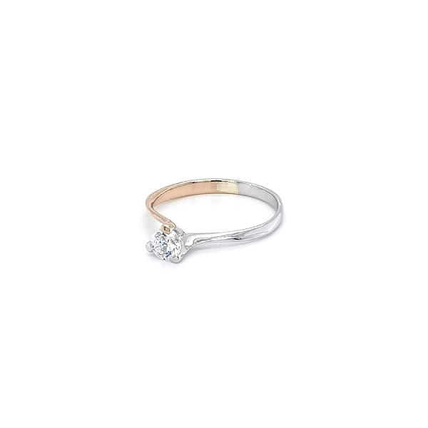 Engagement Ring with Zircon made of Combined Gold