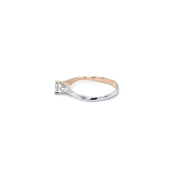 Engagement Ring with Zircon made of Combined Gold
