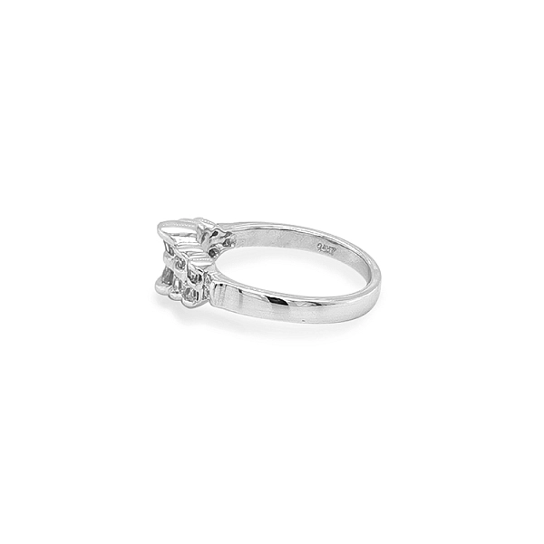 Gold Ring with Zircons