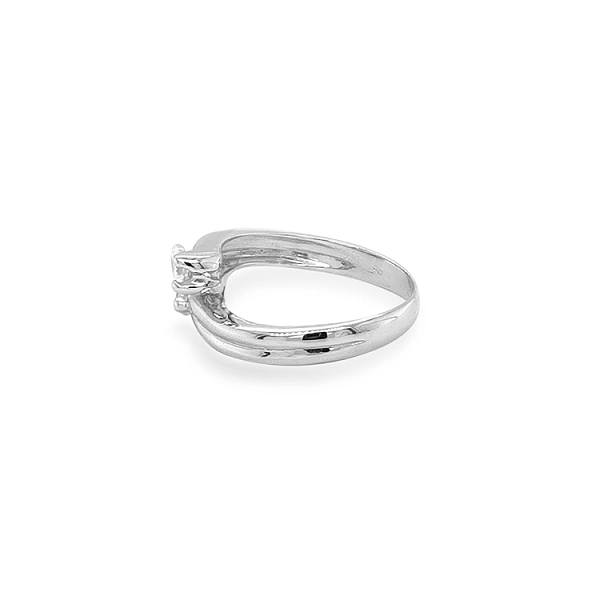 Gold Ring with Zircons