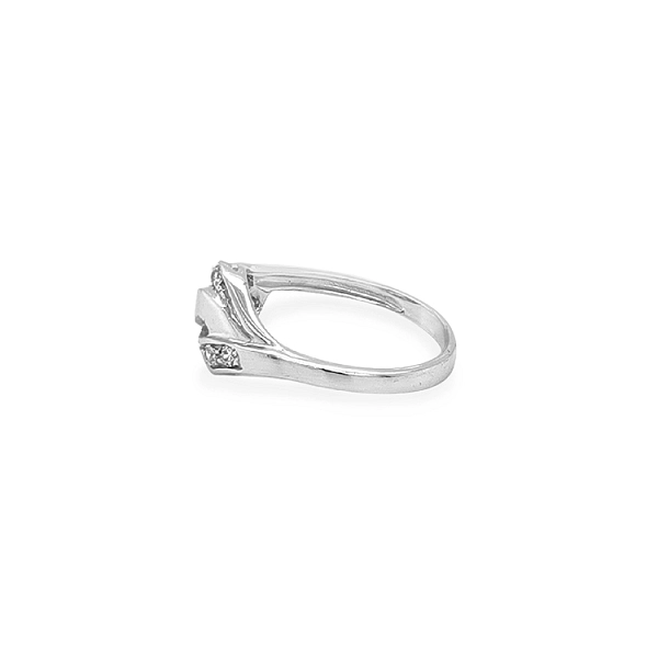 Gold Ring with Zircons