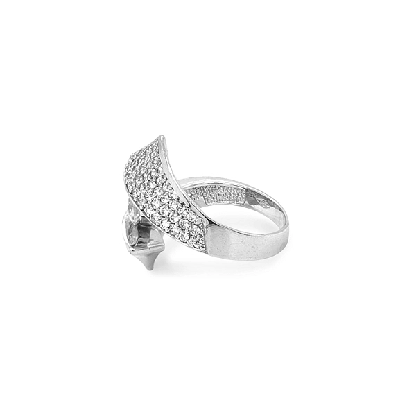 Gold Ring with Zircons