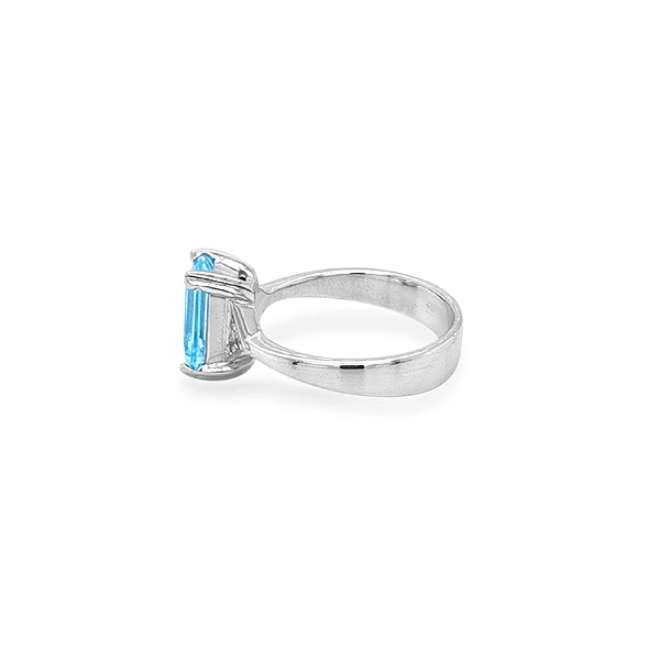 Gold Ring with Blue Stone
