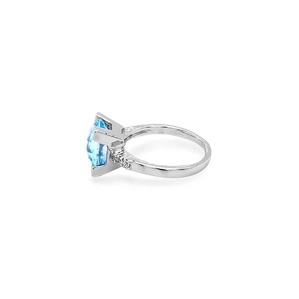 Gold Ring with Coloured Zircons