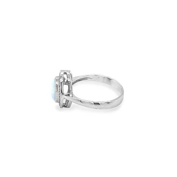 Gold Ring with Opal and Zircones