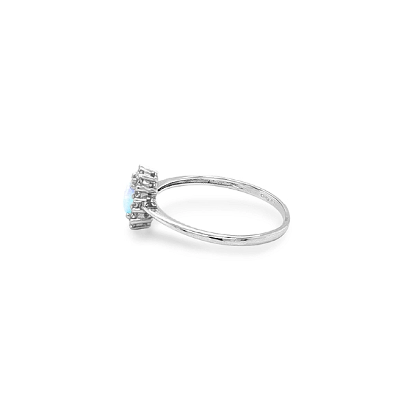 Gold Ring with Opal and Zircones