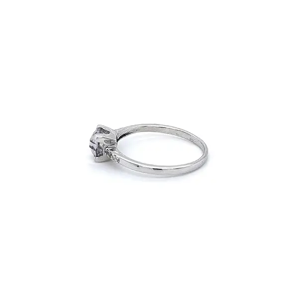 Ring with White Gold Amethyst