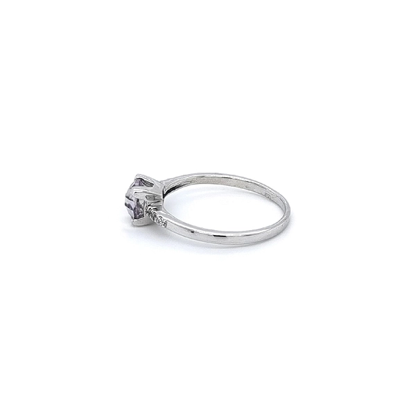 Ring with White Gold Amethyst