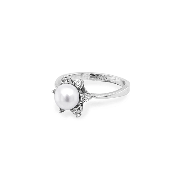 Gold Ring with Pearl and Zircones