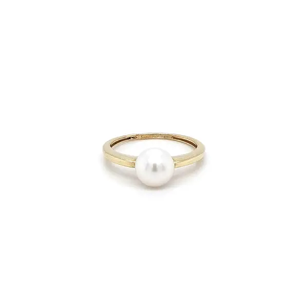 Gold Ring with Pearl