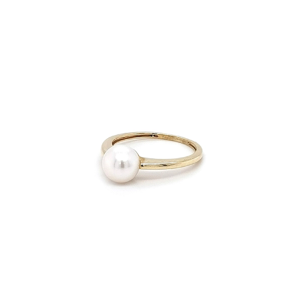 Gold Ring with Pearl