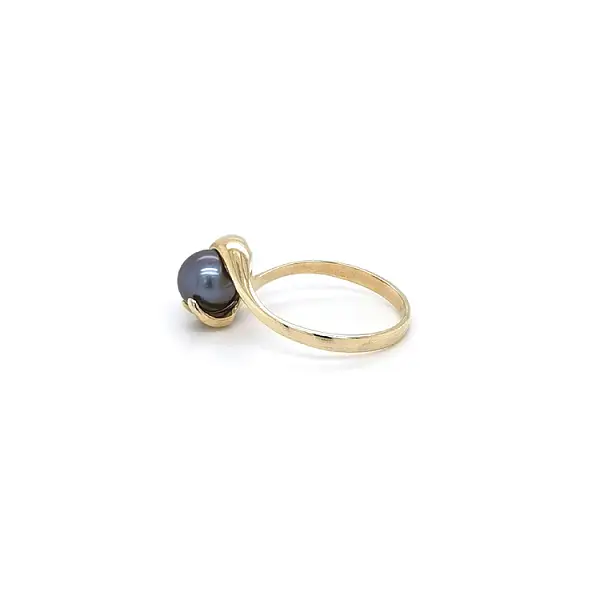 Gold Ring Black Pearl