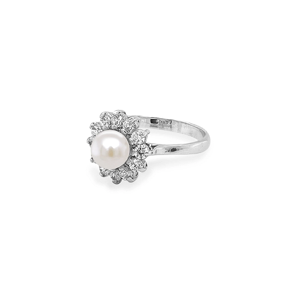 Gold Ring with Pearl and Zircones