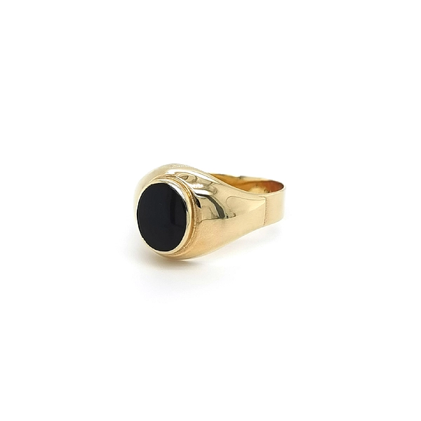 Gold Ring with Onyx