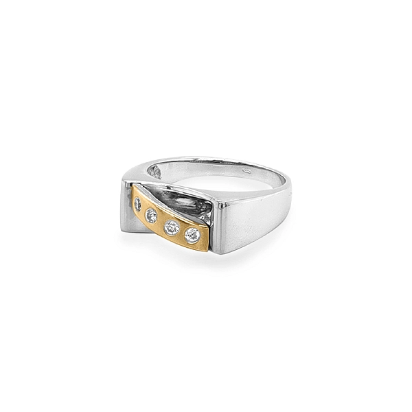 Gold Ring with Zircons
