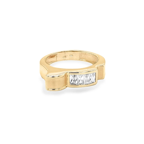 Gold Ring with Zircons
