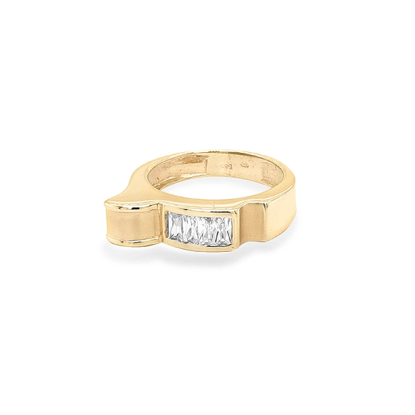Gold Ring with Zircons