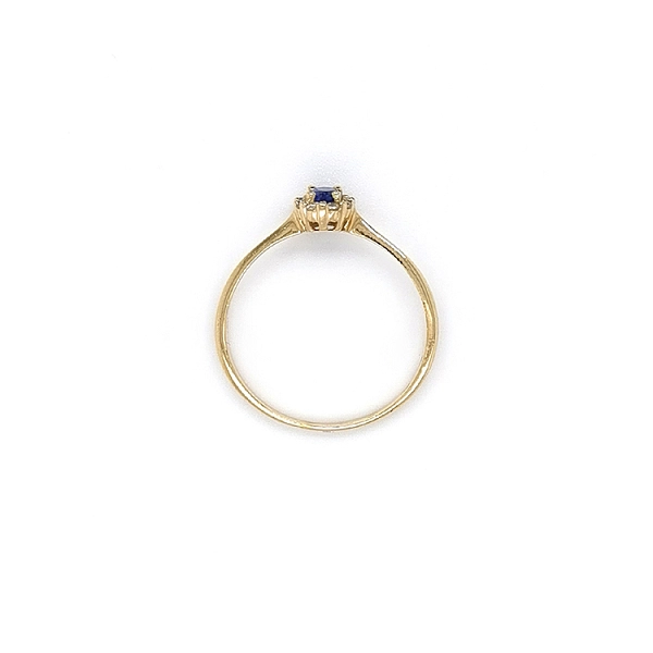 Gold Ring with Sapphire