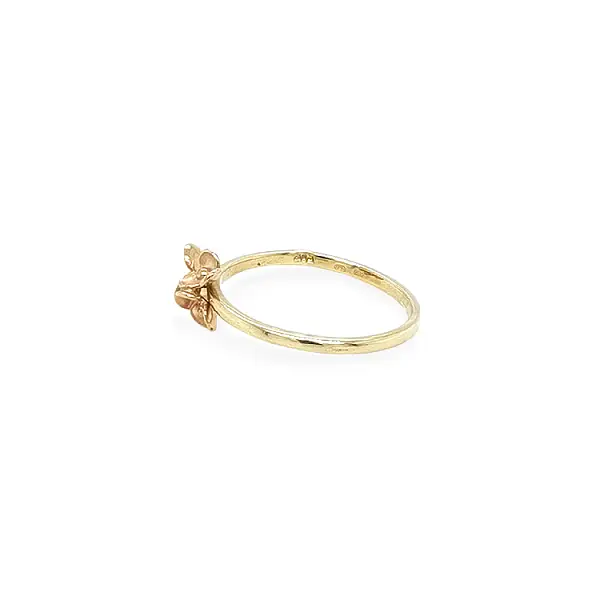 Exclusive Gold Ring with Floral Motif