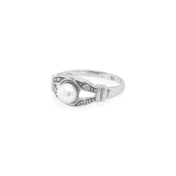 Gold Ring with Pearl and Zircones
