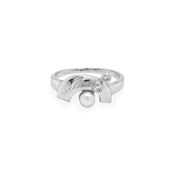 Gold Ring with Pearl and Zircones
