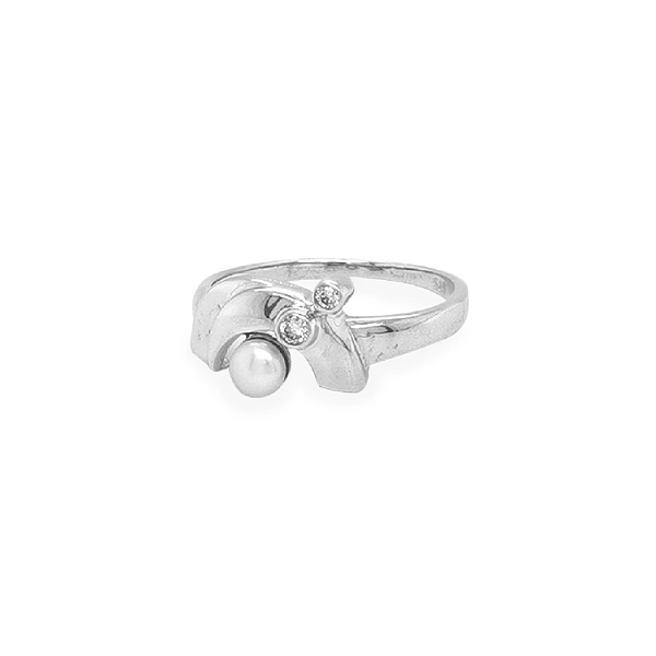 Gold Ring with Pearl and Zircones
