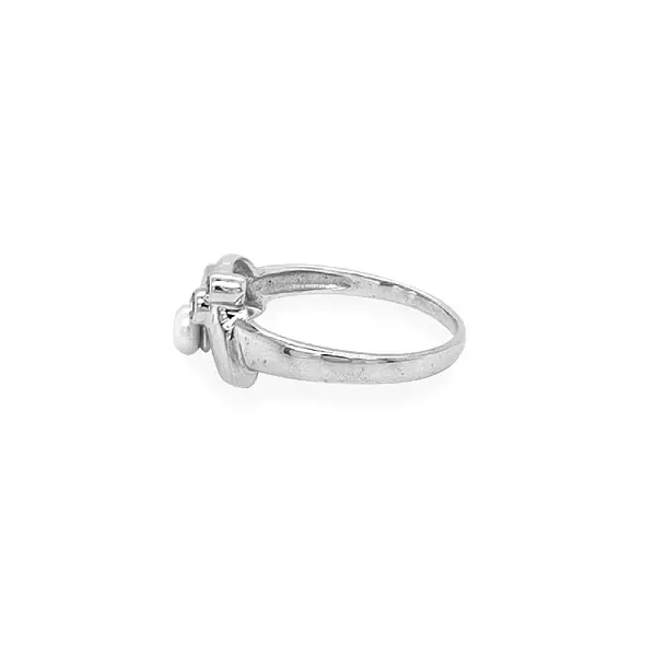 Gold Ring with Pearl and Zircones