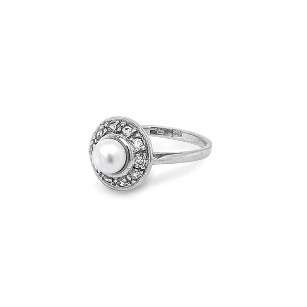 Gold Ring with Pearl and Zircones