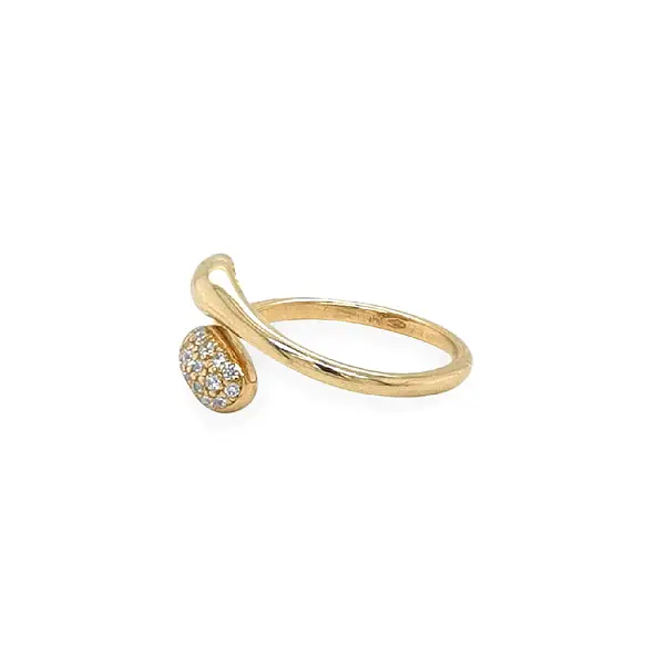 Gold Ring with Zircons