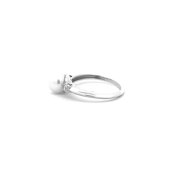 Gold Ring with Pearl and Zircones