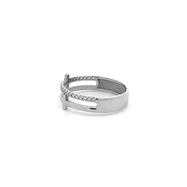 White Gold Ring with Zircons