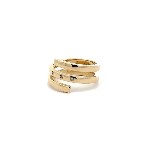 Gold Ring with Zircons