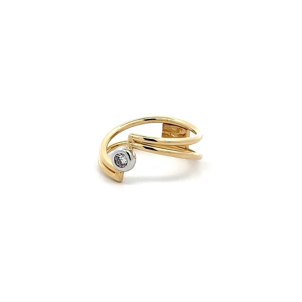 Ring with Zircon made of Combination Gold
