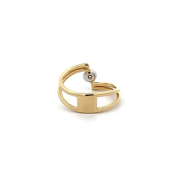 Ring with Zircon made of Combination Gold