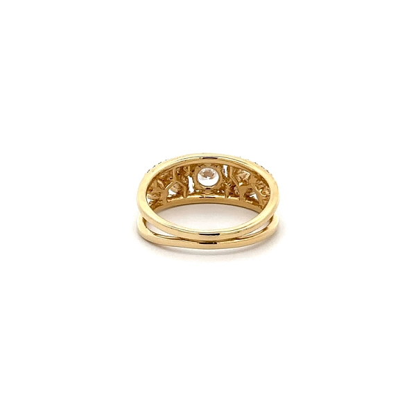 Gold Ring with Zircons