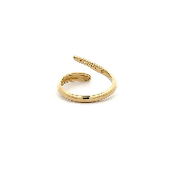 Gold Ring with Zircons