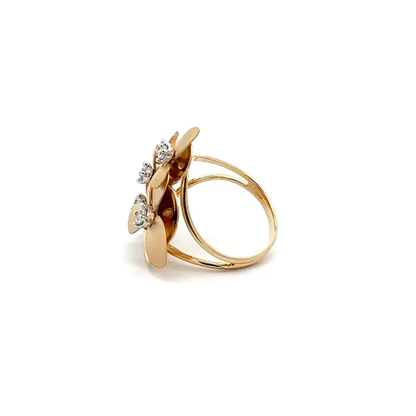 Yellow Gold Flower Ring with Fine Zircon Sparkle