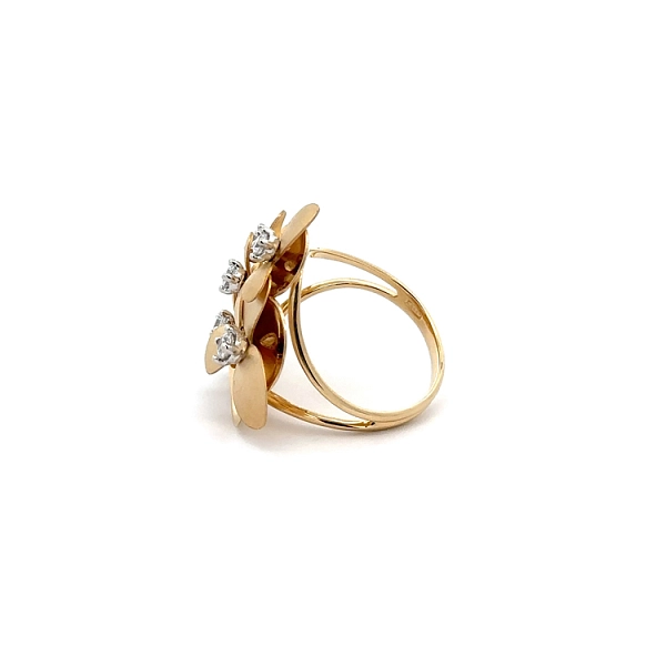 Yellow Gold Flower Ring with Fine Zircon Sparkle