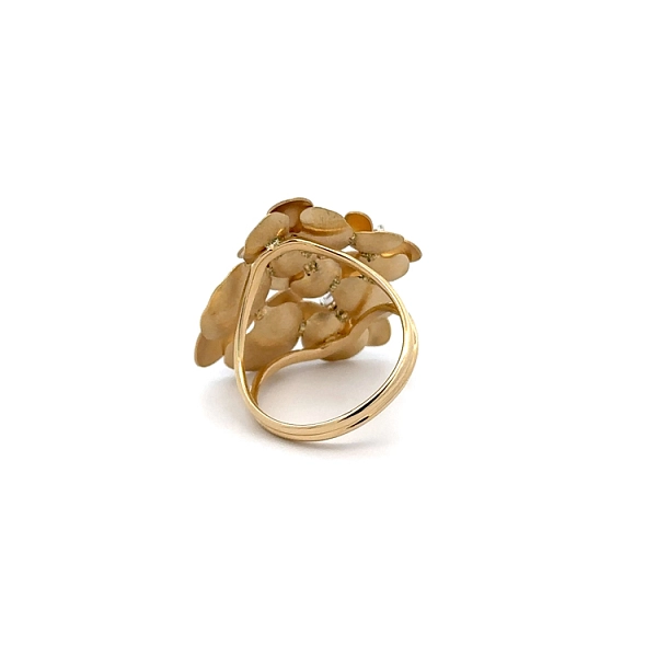 Yellow Gold Flower Ring with Fine Zircon Sparkle