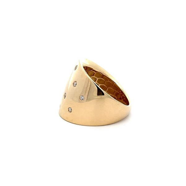 Gold Ring with Zircons