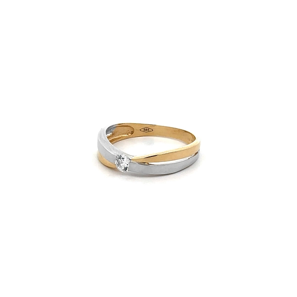Ring with Zircon made of Combination Gold