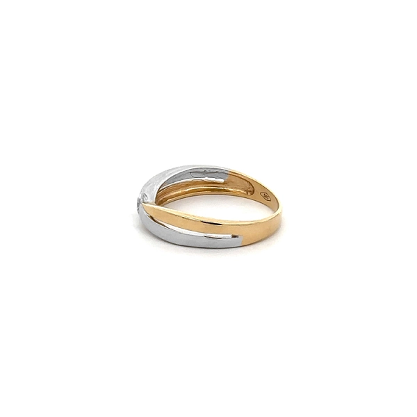 Ring with Zircon made of Combination Gold